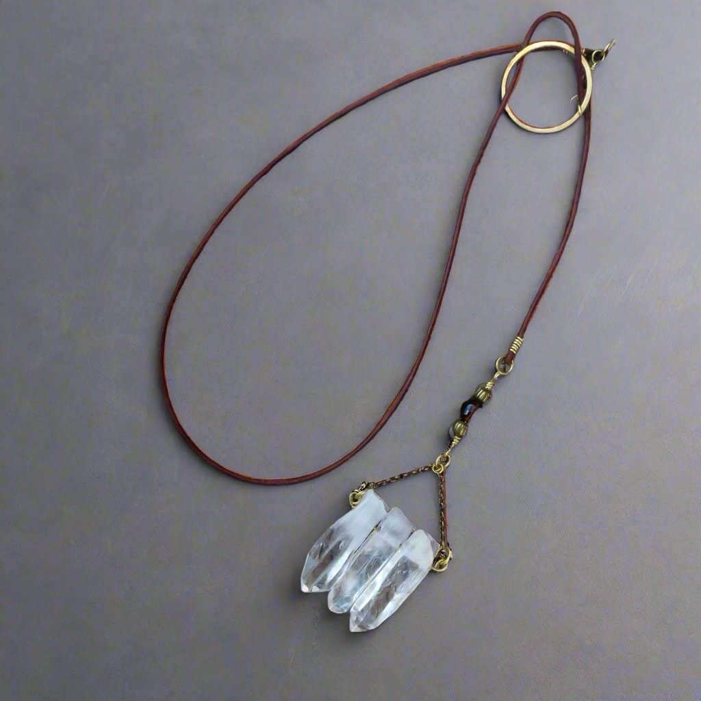 Three Point Quartz Lariat Necklace 70$
